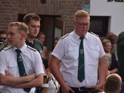 image045